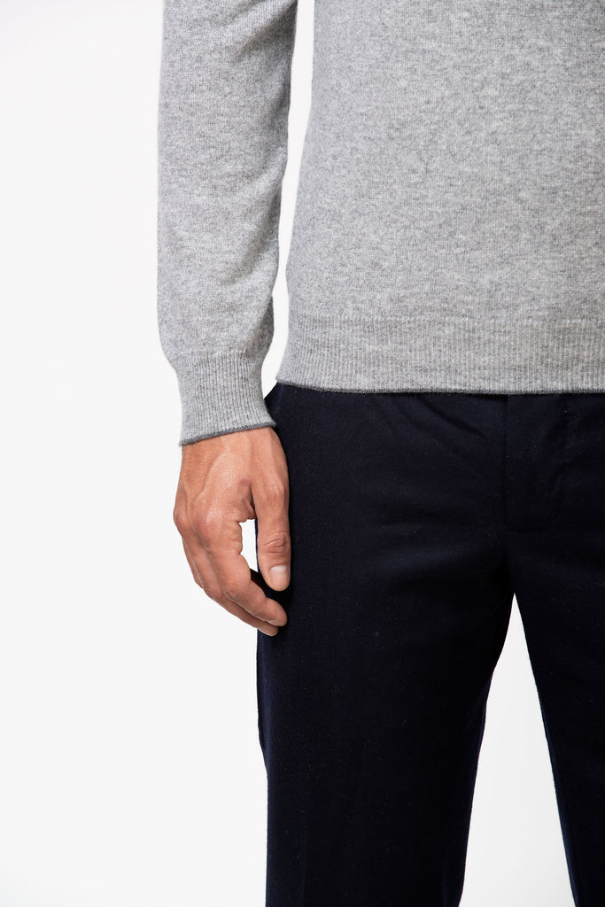 Scollo a V in cashmere Foho 3