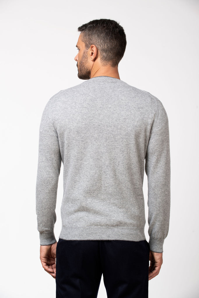 Scollo a V in cashmere Foho 4